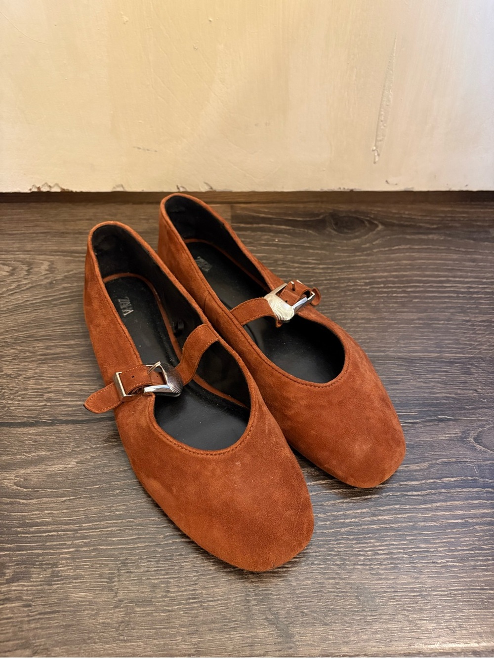 Zara Suede Buckle Flats in Rust